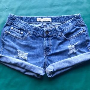 Buckle distressed jean short shorts size 31